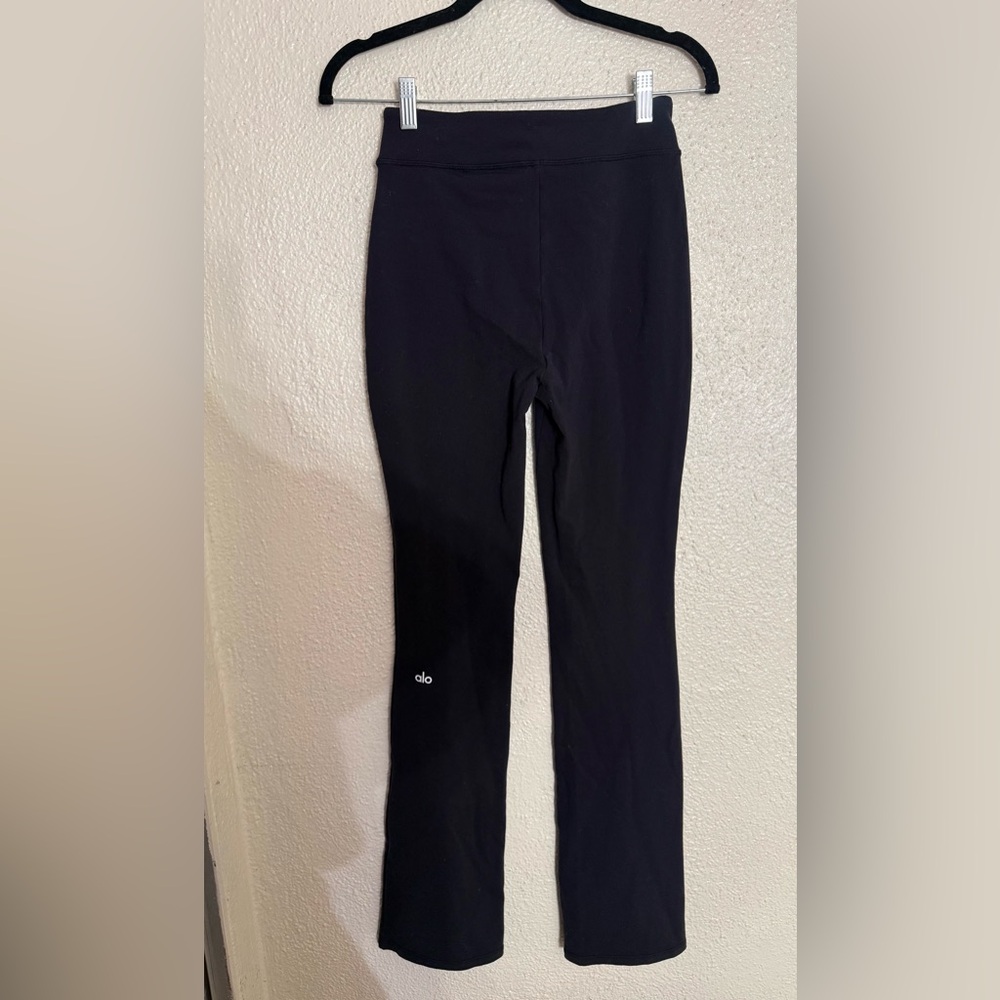 ALO Yoga Airbrush High-Waist Flutter Leggings in black color size small - Picture 7 of 10